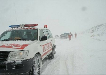 ۲ کوهنورد گرفتار در برف و کولاک در کردستان نجات یافتند