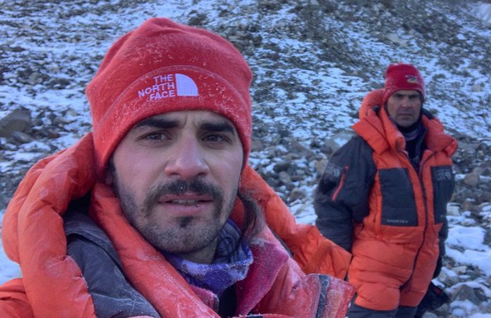 گزارشی از اولین تلاش زمستانی ایرانیان برای صعود قله خانتنگری(۷۰۱۰متر)