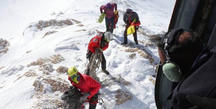 نجات کوهنورد ۳۰ ساله در ارتفاعات راستوند شازند