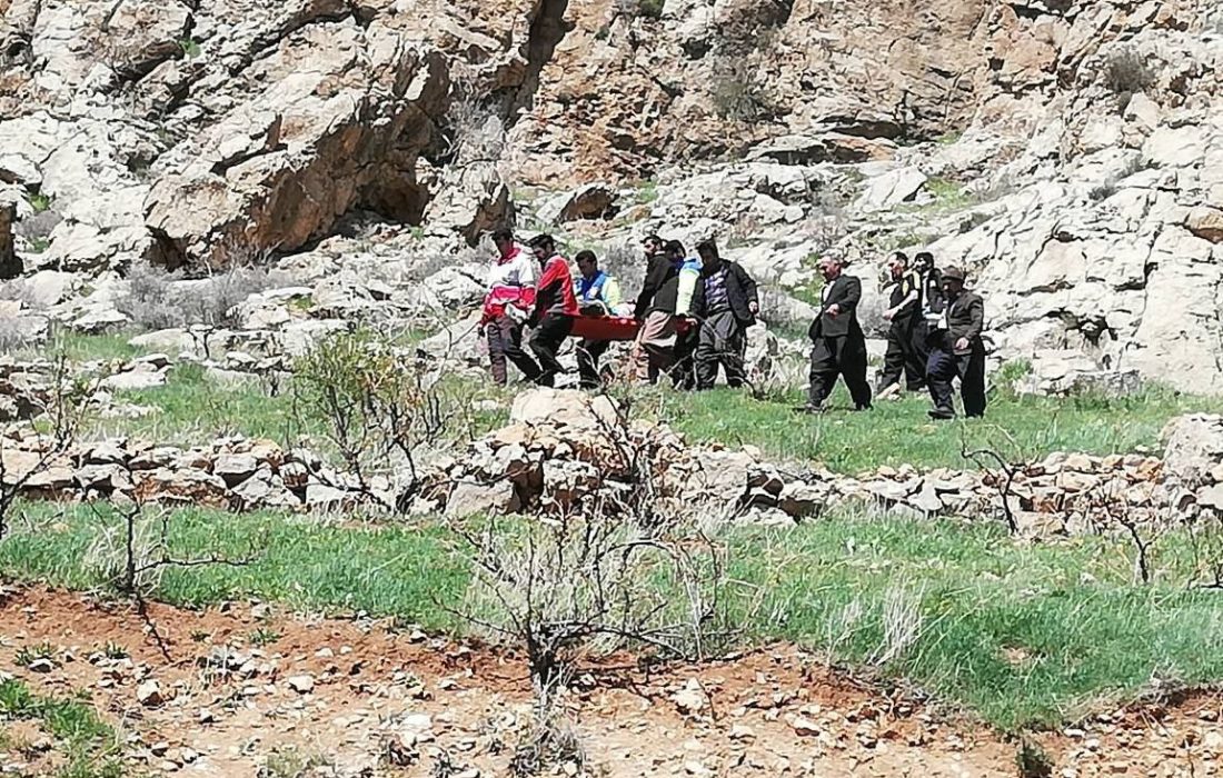 نجات کوهنورد گرفتار شده در ارتفاعات خراجیان
