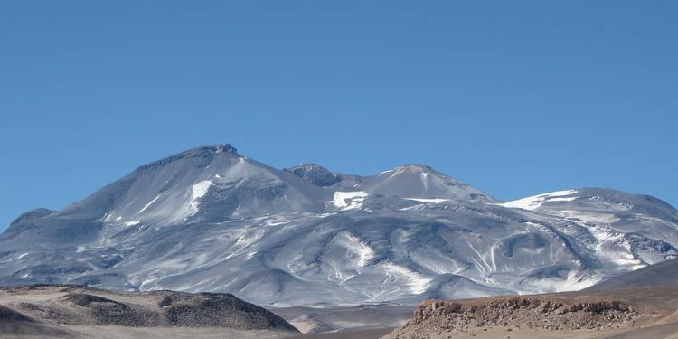 اوخوس دل سالادو، بلندترین آتشفشان جهان