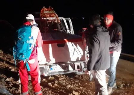 امدادگران هلال احمر ۳ حادثه دیده در ارتفاعات امروله را نجات دادند