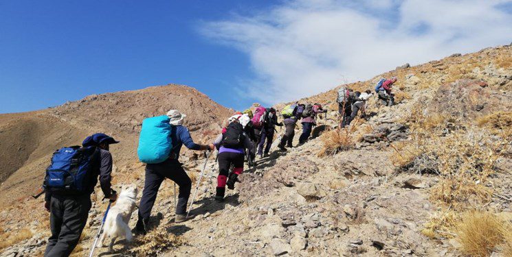 برگزاری برنامه صعود سراسری به ٣١ قله اشترانکوه در تیرماه