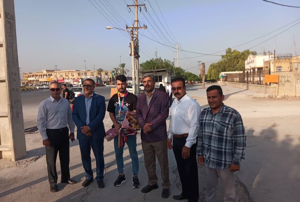 مراسم استقبال از قهرمان پاراتکواندو رقابت های قهرمانی اروپا در بوشهر برگزار شد