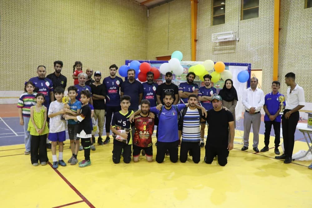 تیم هیئت والیبال قهرمان مسابقات والیبال دسته جات آزاد جزیره خارگ شد