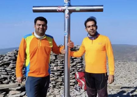 ۲ کوهنورد شهرضایی قله آراگاتس ارمنستان را فتح کردند