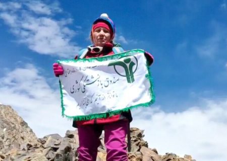 بانوی کوهنورد بازنشسته موفق به صعود شد / عاشق طبیعت و کوهنوردی‌ام