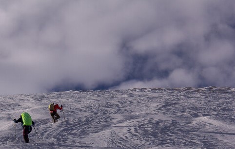 از کوهنوردی در روزهای پایانی هفته بپرهیزید/ بارش برف و وزش باد در ارتفاعات