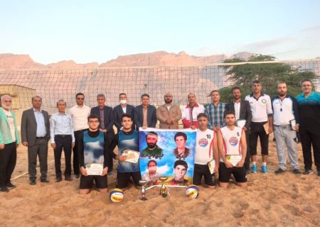 مسابقات والیبال ساحلی گرامیداشت هفته بسیج در شهرستان تنگستان برگزار شد
