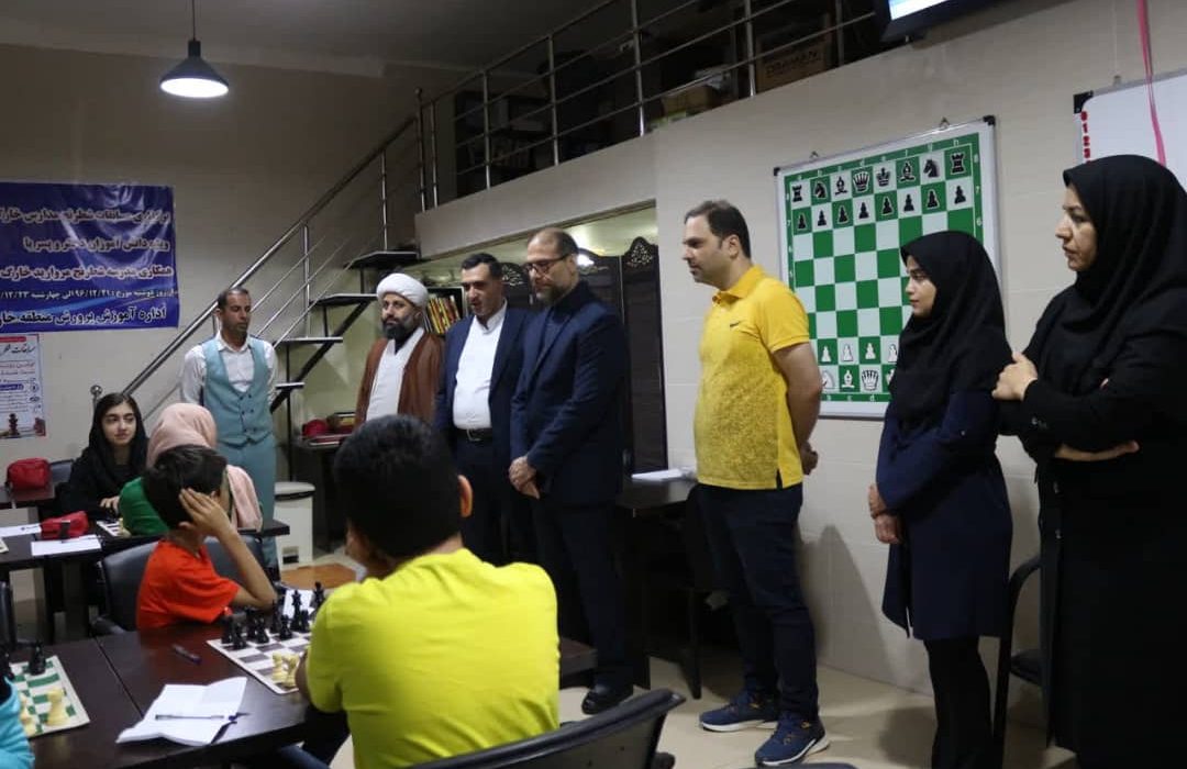 تمرینات تیم ملی شطرنج در جزیره خارگ با کیفیت و جدیت ویژه ای دنبال می شود