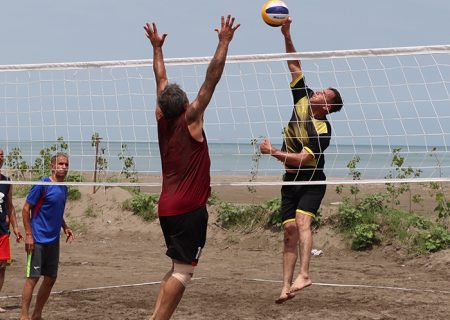 اولین دوره مسابقات والیبال ساحلی پیشکسوتان تنگستان برگزار می شود