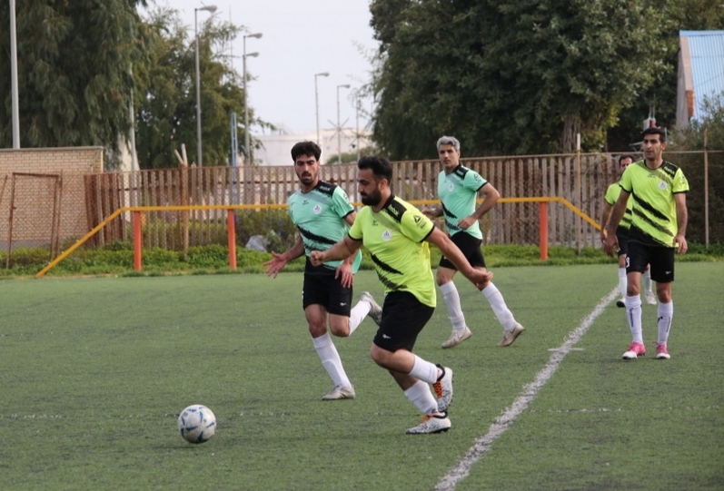 مسابقات فوتبال ادارات پایانه نفتی خارگ برگزار می شود