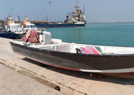توقیف ۲ فروند شناور صیادی فاقد مجوز در بوشهر