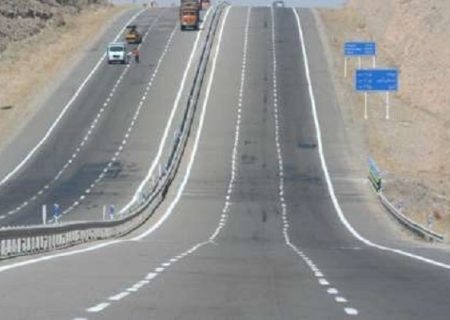 دریافت عوارض از خودروهای سبک در آزادراه کاشان-اصفهان لغو شود