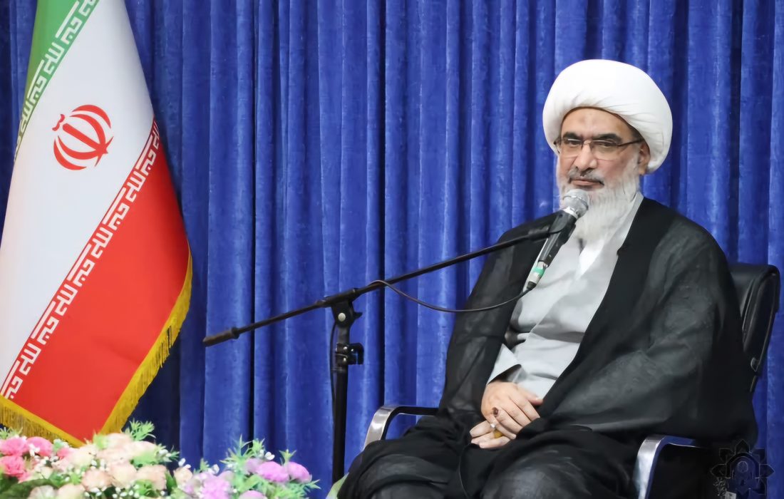 کلاسهای استاندارد شخصیت، پوشش و رفتار، محیط شهری برگزار شود