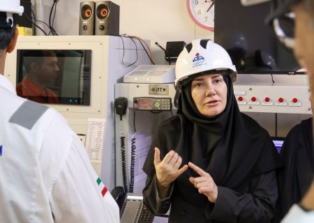 مطالبات کارکنان صنعت نفت با جدیت پیگیری می‌شود
