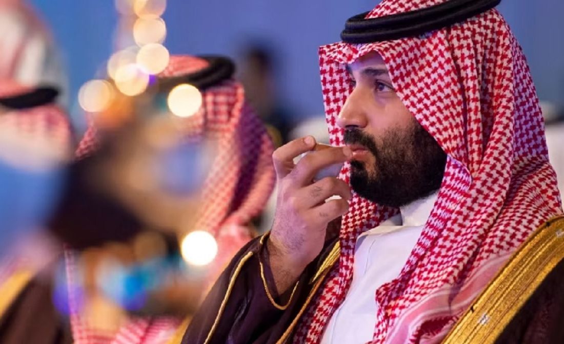 چرا عربستان با افزایش و کاهش تولید نفت بازی میکند؟