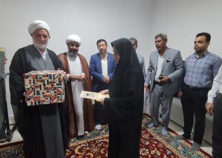 دیدار با خانواده شهدا تکلیف اخلاقی و سرمایه معنوی جامعه است