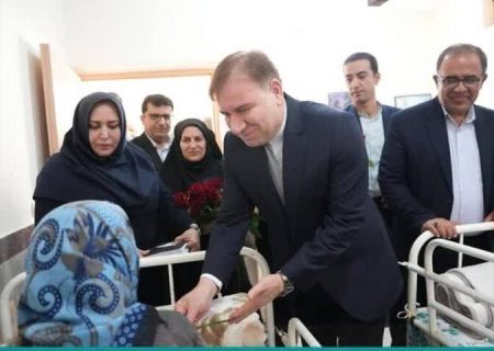 استاندار بوشهر: خدمات‌رسانی به سالمندان باید کیفی‌تر شود