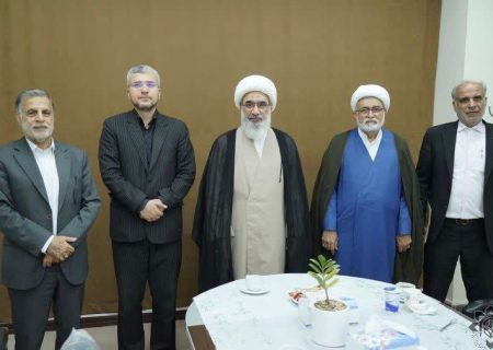دیدار اعضای مجمع نمایندگان بوشهر با امام جمعه استان