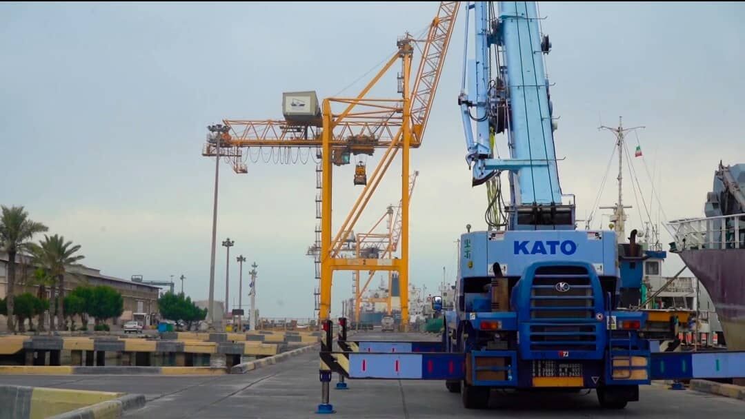 فرماندار بوشهر بر تشدید اقدامات ایمنی شناورها در شرایط جوی ناپایدار تأکید کرد