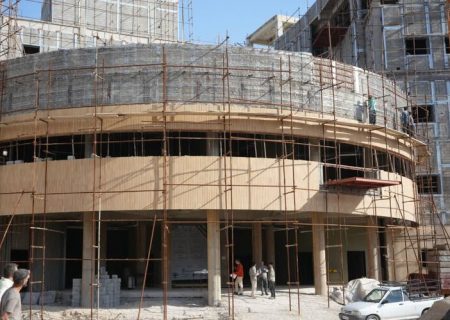 استاندار بوشهر: تکمیل بیمارستان ۱۷ شهریور برازجان در اولویت است