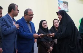 تجلیل از معلمان و دانش‌آموزان مقام‌آور بوشهری