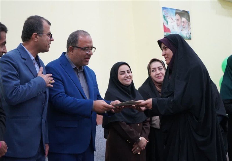 تجلیل از معلمان و دانشآموزان مقامآور بوشهری