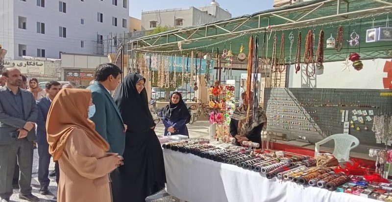 تولیدات بانوان کارآفرین بوشهری در نمایشگاه ایران ماهر عرضه شد