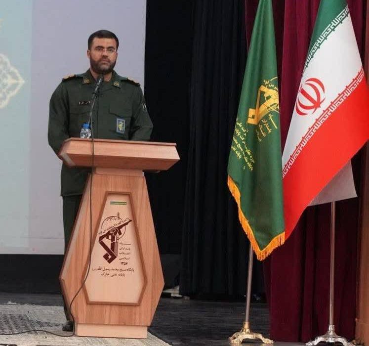 پاسداران با بصیرت و آمادگی کامل، در تأمین امنیت پایدار ایران اسلامی نقشی بی بدیل ایفا می کنند