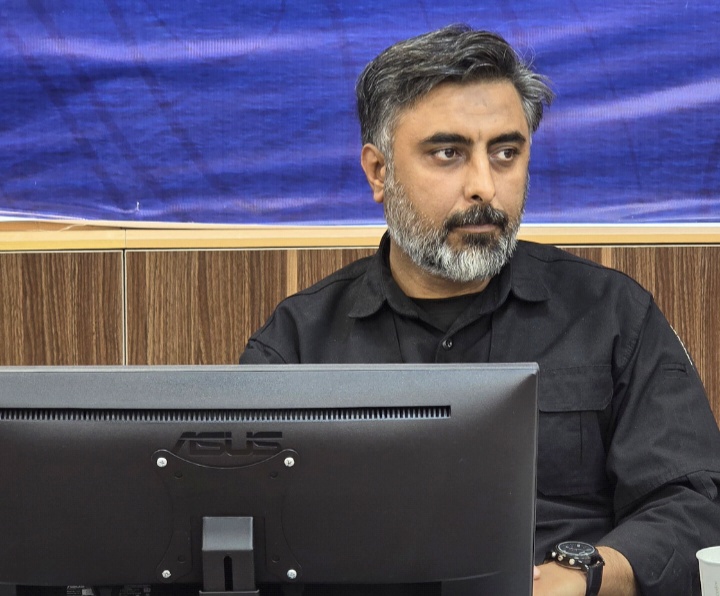 تأکید بر فرهنگ عاشورایی و آموزه‌های انقلابی در معارفه فرمانده انتظامی خارگ