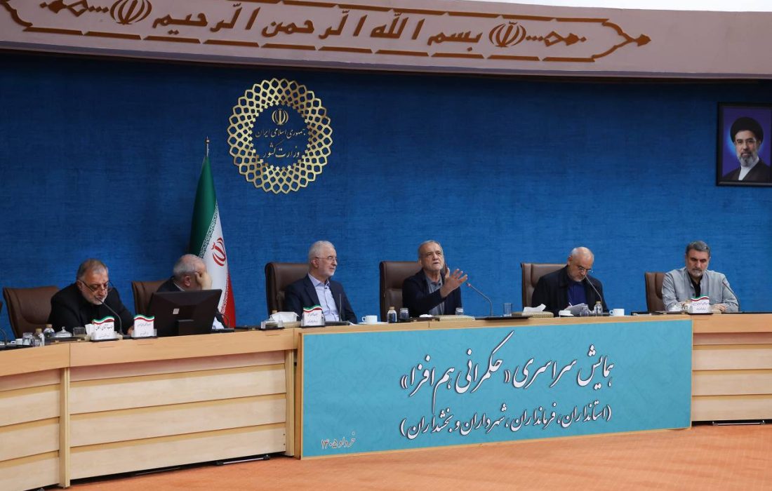استاندار بوشهر برنامههای منطقه آزاد را به رئیسجمهور تشریح کرد