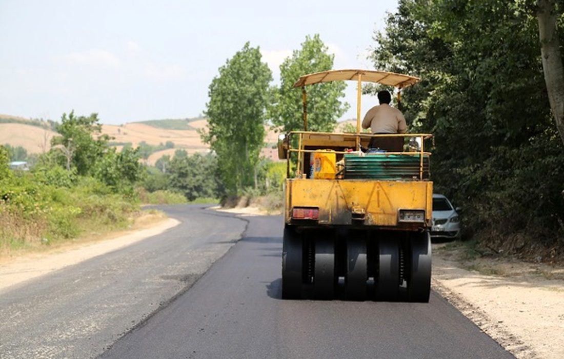 عملیات بهسازی معابر سه روستای دشتستان آغاز شد