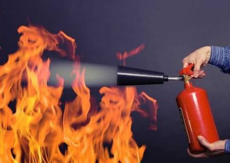 مهار آتش‌سوزی در پارک ملی دریایی نای‌بند