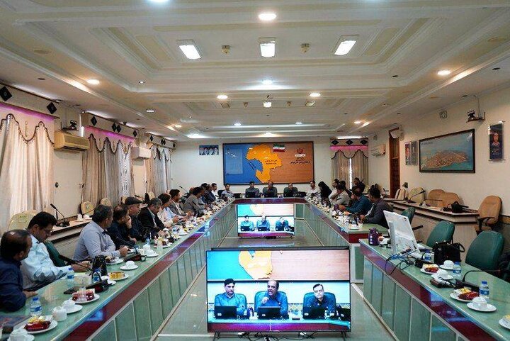 تجلیل از شهرداران و دهیاران بوشهر در آیین روز مدیریت محلی