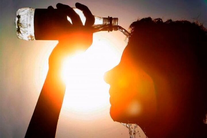 تداوم گرمای شدید در بوشهر همراه با وزش باد و گرد و خاک
