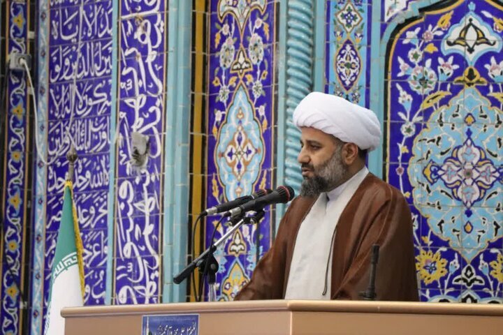امام جمعه خارگ جهاد تبیین را راه مقابله با جنگ رسانهای دانست