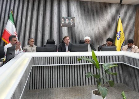 استاندار بوشهر از تلاش کارکنان پالایشگاه‌های آسیب‌دیده برای تداوم تولید قدردانی کرد