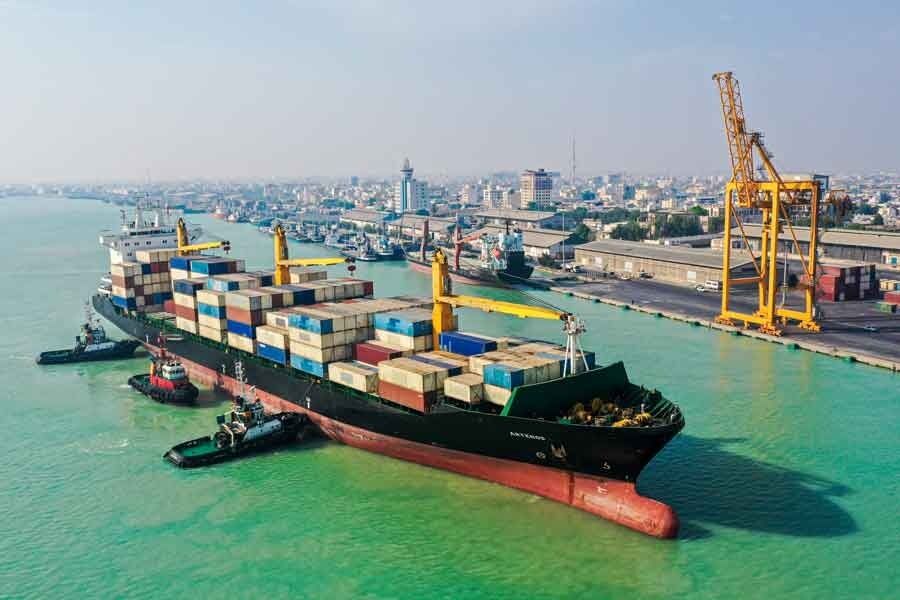 تسهیل ترخیص کالاهای اساسی و تعمیق کانال بندر بوشهر در دستور کار