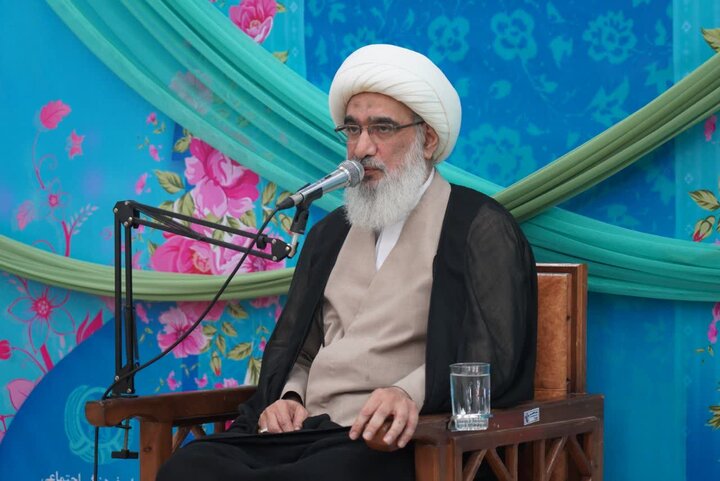 امام جمعه بوشهر: حضرت زینب(س) اسلام را از خطر تحریف نجات داد