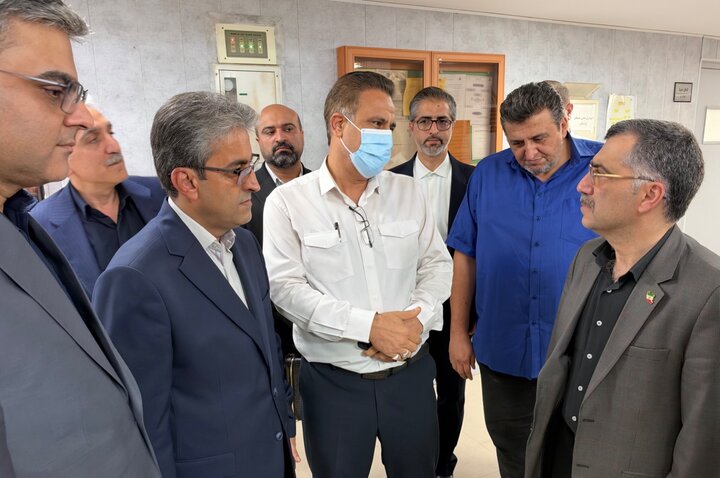 معاون وزیر بهداشت بر تقویت خدمات درمانی در خارگ تأکید کرد